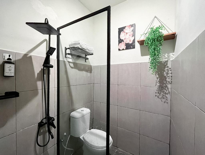 Bathroom 7