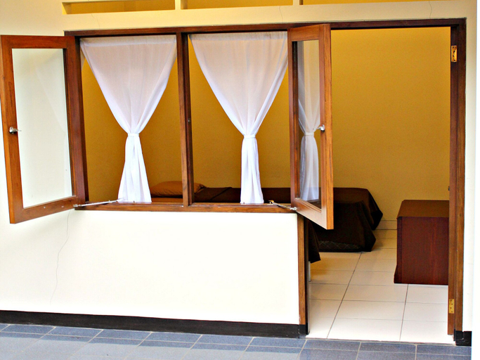 Bedroom 4, De Orange Pasteur Guest House by HouseinBandung, Bandung