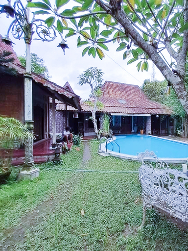 Java Rustic Villa with Private Pool, Yogyakarta