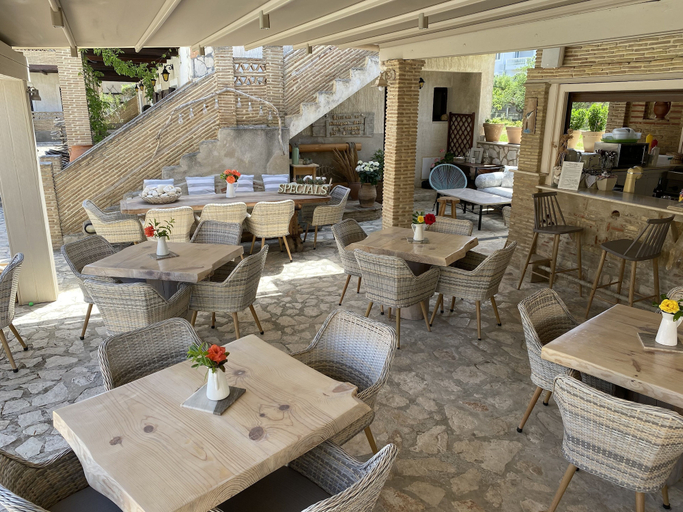 Food & Drinks 4, Garden Village Hotel, Ionian Islands