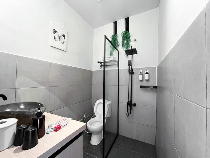 Bathroom 6