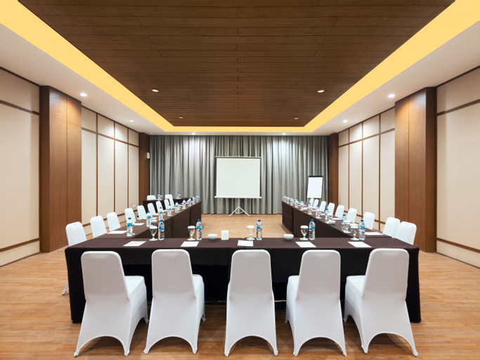 Business Facilities 17