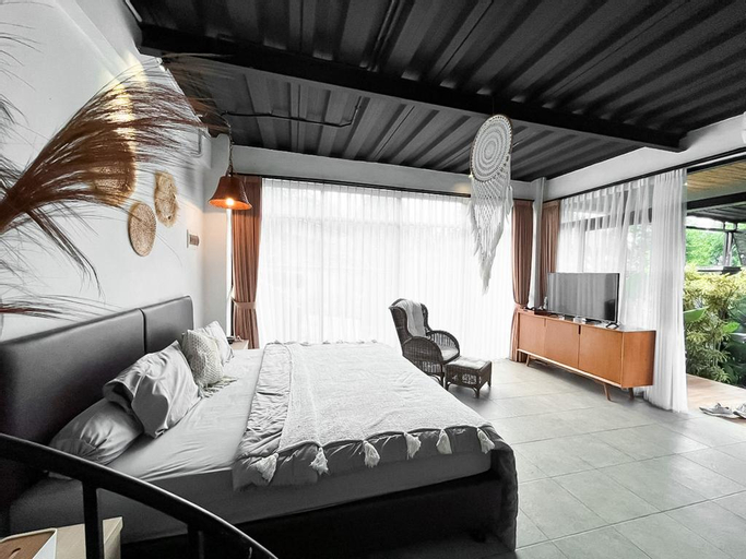Bedroom 13