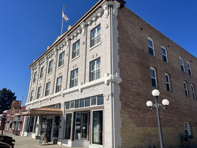 Exterior & Views, Enders, Caribou
