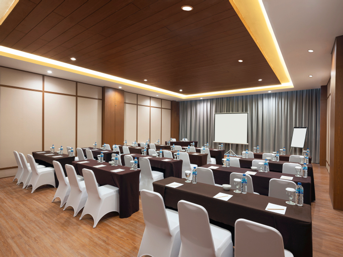 Business Facilities 18