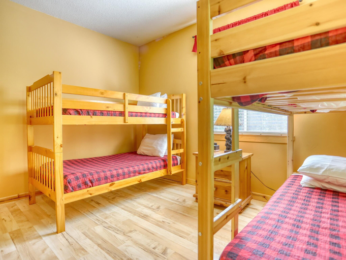 Bedroom 3, Salmon River Chalet - Meredith Lodging, Clackamas
