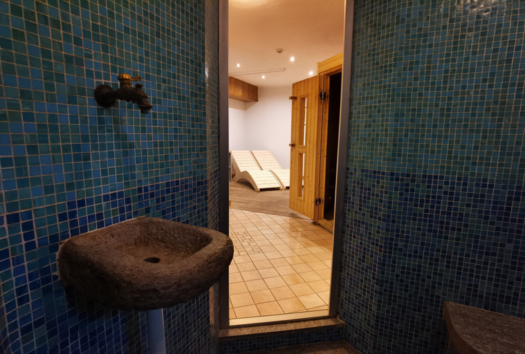 Bathroom 4, Croux, Aosta