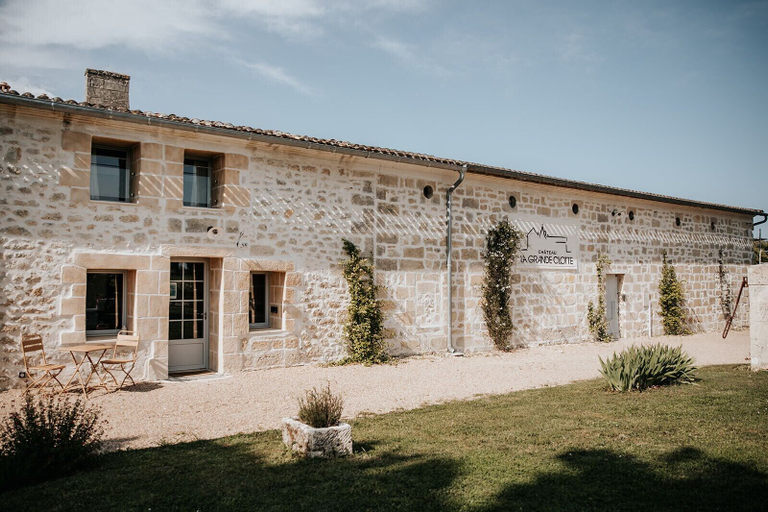 Exterior & Views 2, Château La Grande Clotte, Gironde