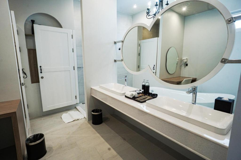 Bathroom 5, The Gems Mining Pool Villas Pattaya, Pattaya