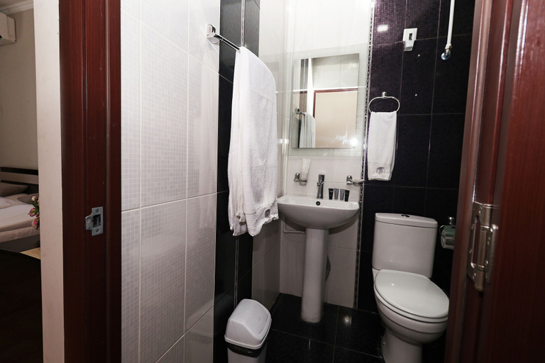 Bathroom 4, Tigran Mets, Yerevan