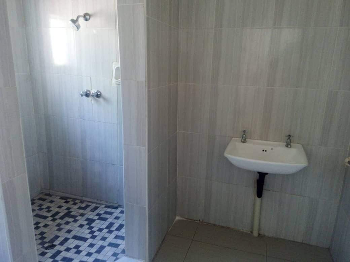 Bathroom, Chirundu Valley Motel, Hurungwe