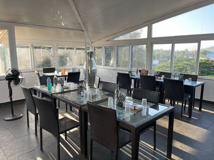 Food & Drinks, Candolim Suites, North Goa