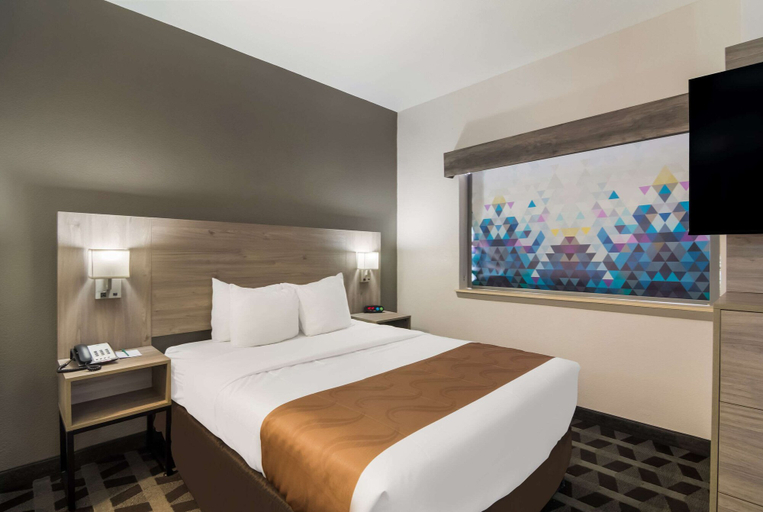 Bedroom 2, Quality Inn & Suites Waco North, McLennan