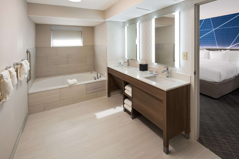 Bathroom 4, Comfort Inn & Suites Fishers - Indianapolis, Hamilton