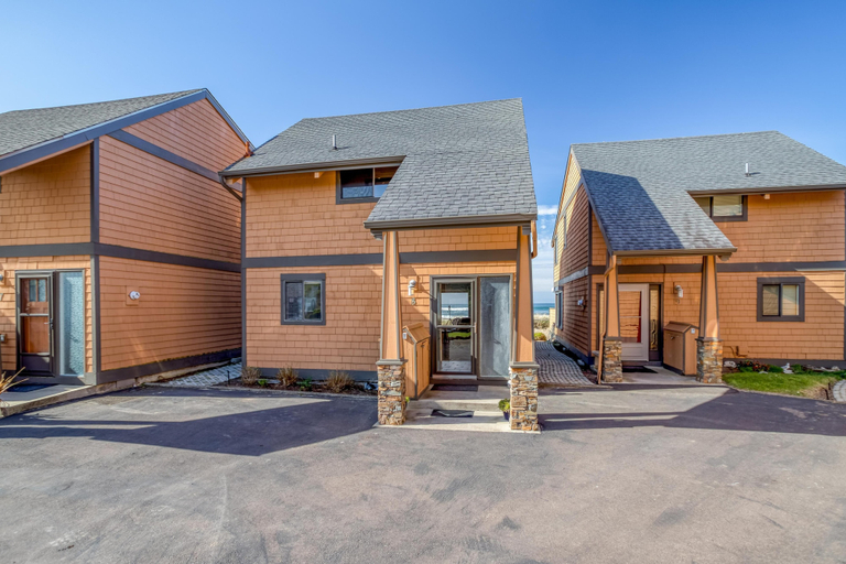 Exterior & Views 1, Breakers Beach House 8 - Meredith Lodging, Tillamook