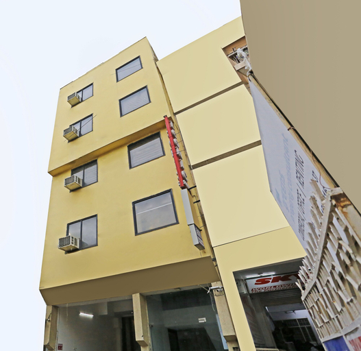 Hotel Iconic Suites, West