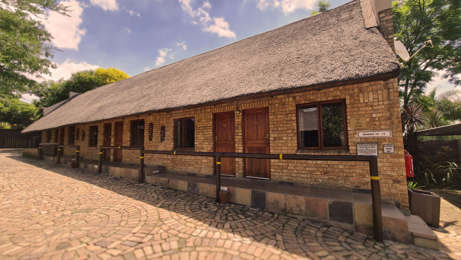 Exterior & Views 2, Klein Bosveld Guesthouse, Nkangala