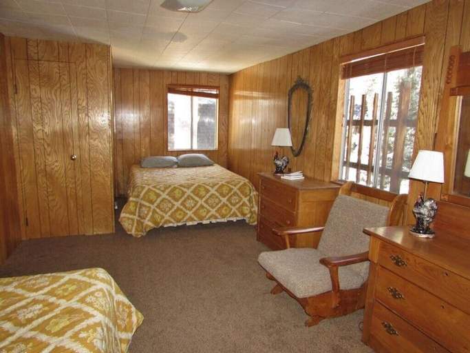 Others 1, 096 - Sawmill Cove Lodge, San Bernardino