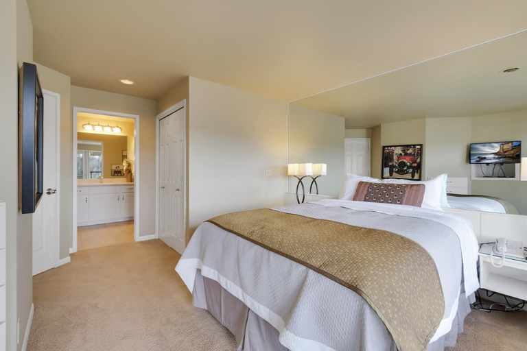Bedroom 3, River Ridge 429b 1 Bedroom Studio, Deschutes