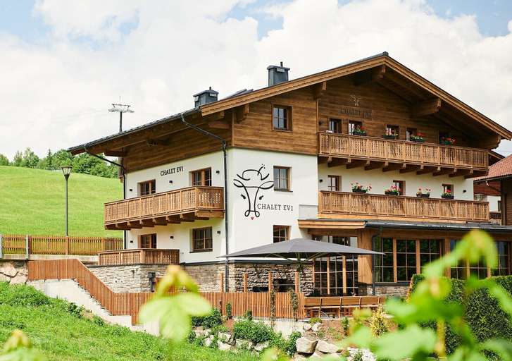 Serviced Luxury Chalet Evi, Zell am See