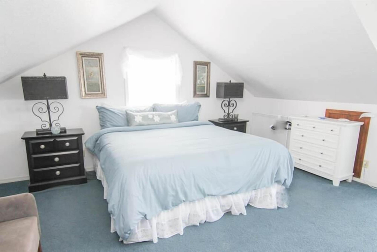 Bedroom 3, Owl Lookout, Lincoln