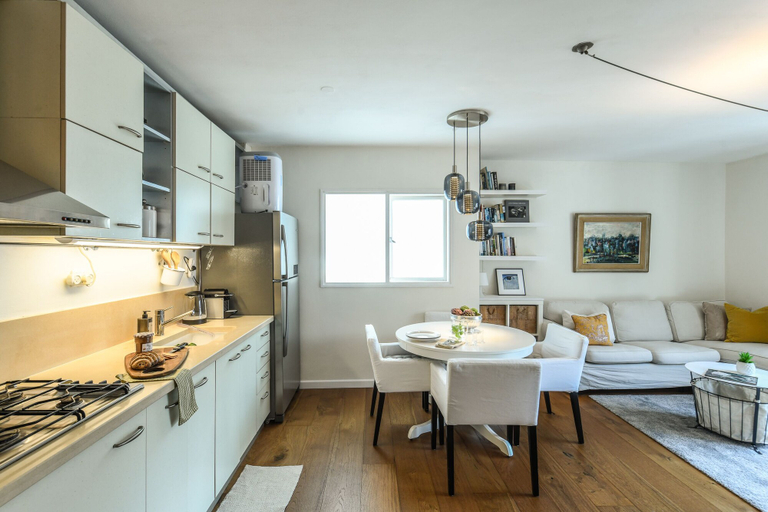 Others 4, Boutique 1BR Apt with parking