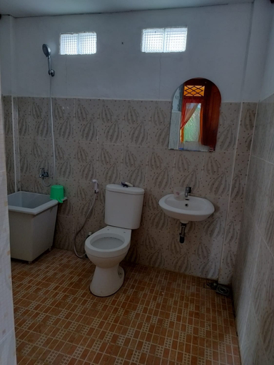 Bathroom, Frida Homestay, North Minahasa