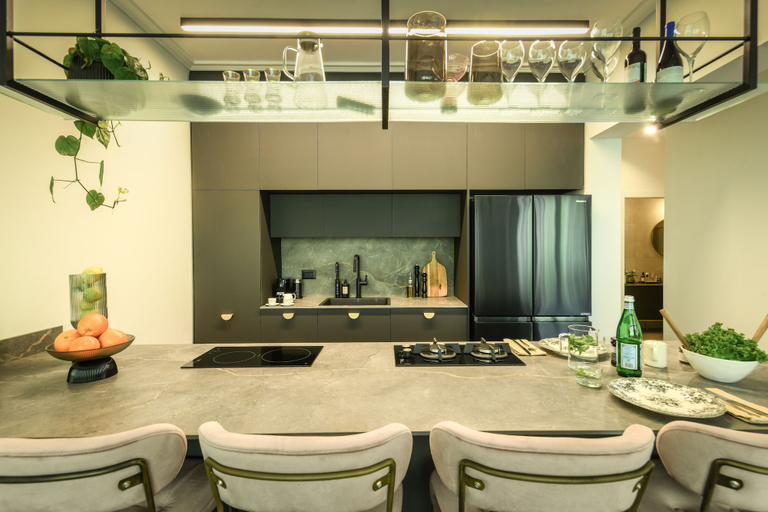 Others 4, Sophisticated Tel Aviv Retreat 1BR Apt