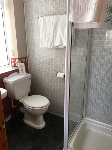 Bathroom 4, The Kingscliff, Blackpool
