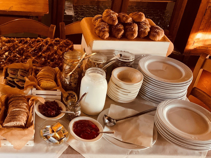 Food & Drinks 7