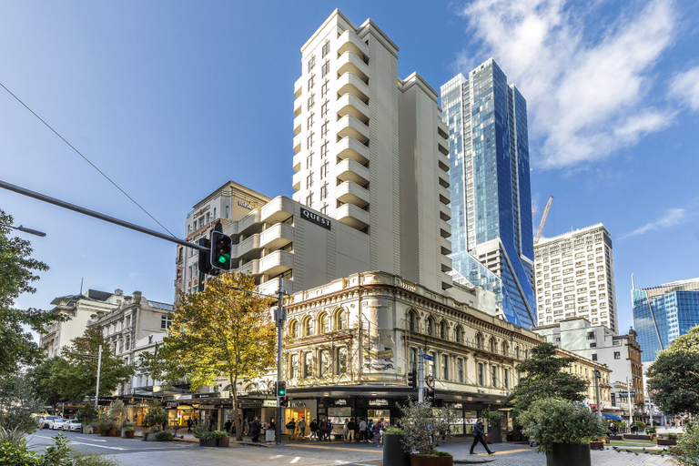 Exterior & Views