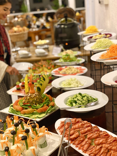 Food & Drinks 5, Heaven’s Edge by EHI, Ella