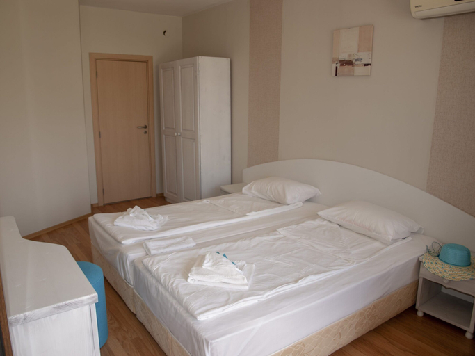 Bedroom 3, Parva linia adres Regina mare Tsarevo, Tsarevo