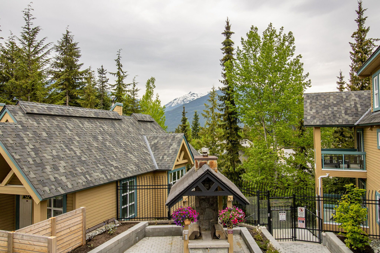 Exterior & Views 2, Elevate Real Estate Management Snowbird - 302, Squamish-Lillooet