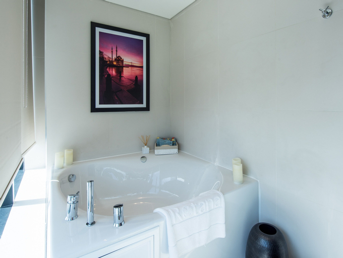 Bathroom 11