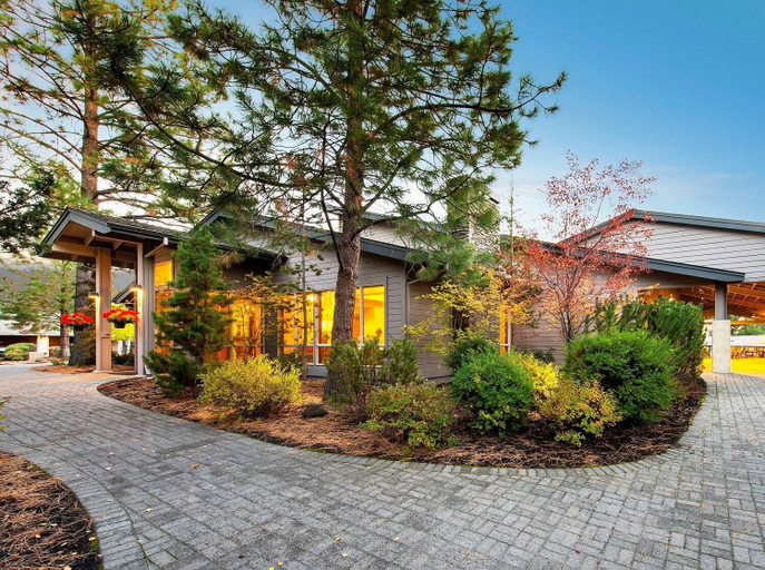 Exterior & Views 2, River Ridge 421b, Deschutes