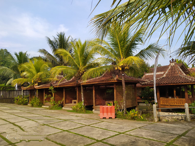 Exterior & Views 5, Omah Glugu Resto & Guesthouse, Purbalingga