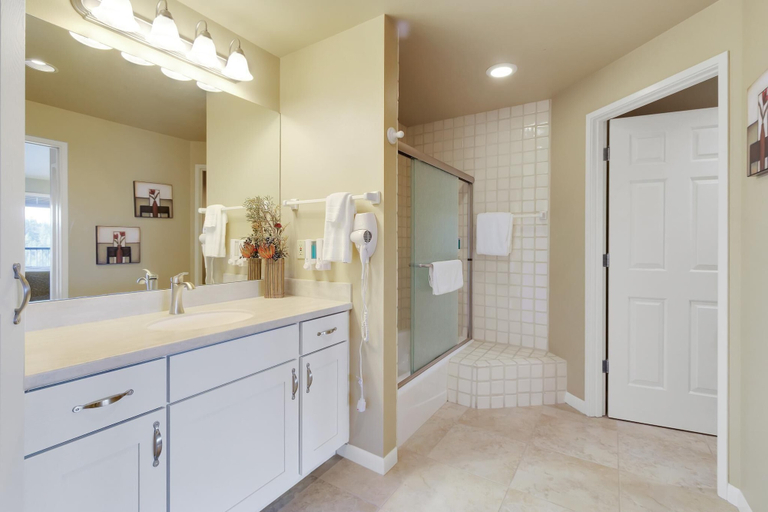 Bathroom 4, River Ridge 429b 1 Bedroom Studio, Deschutes