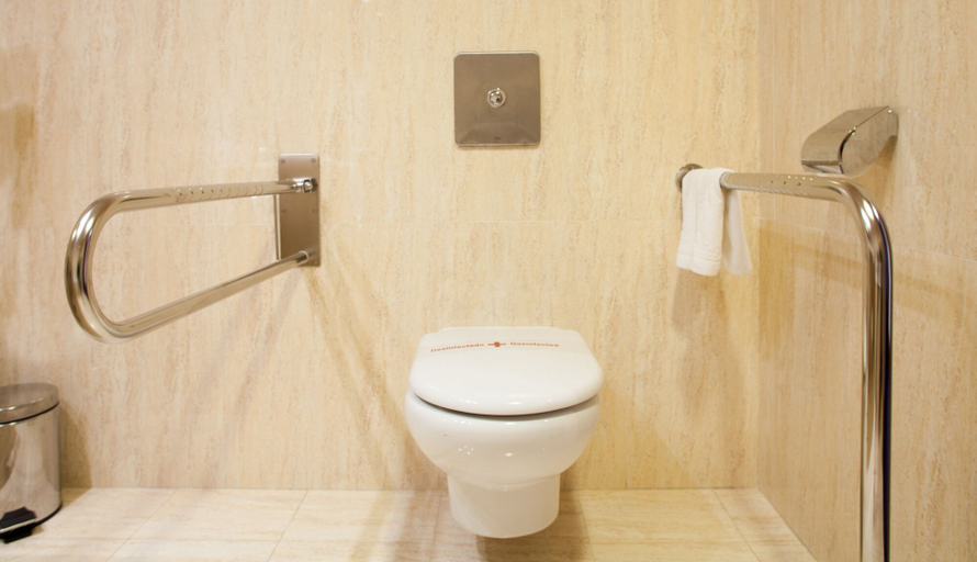 Bathroom 5, Villa de Almazan, Soria