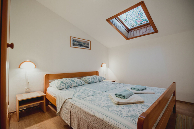 Bedroom 4, Apartments Antun, Jelsa