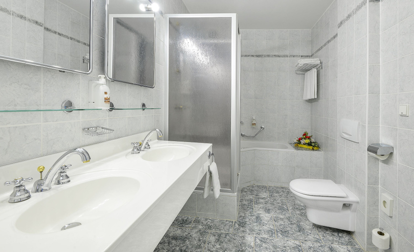 Bathroom 3, Apartments Central Park Marienbad, Cheb