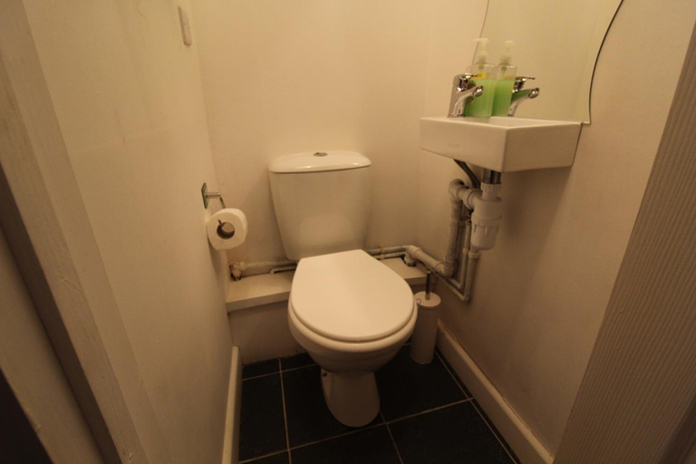 Bathroom 3, Shirebrook House, Derbyshire