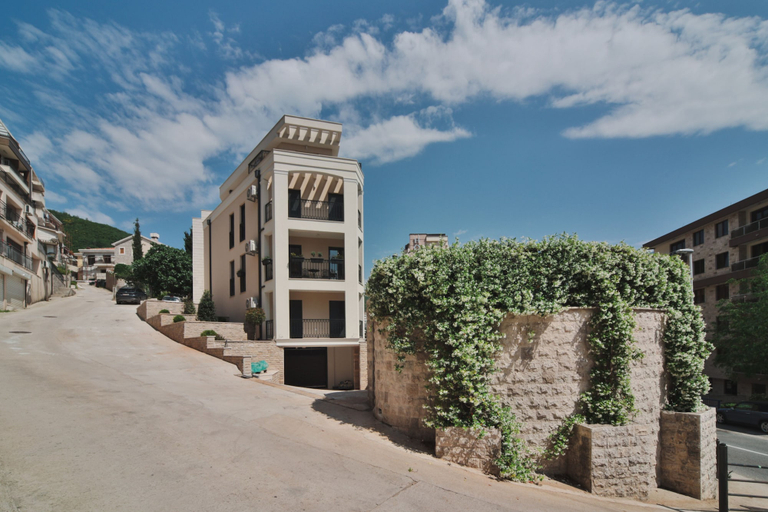Exterior & Views 2, Salus Hill Condo