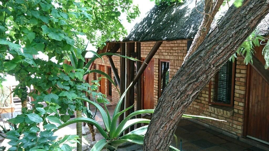 Exterior & Views 2, Klein Bosveld Guesthouse, Nkangala