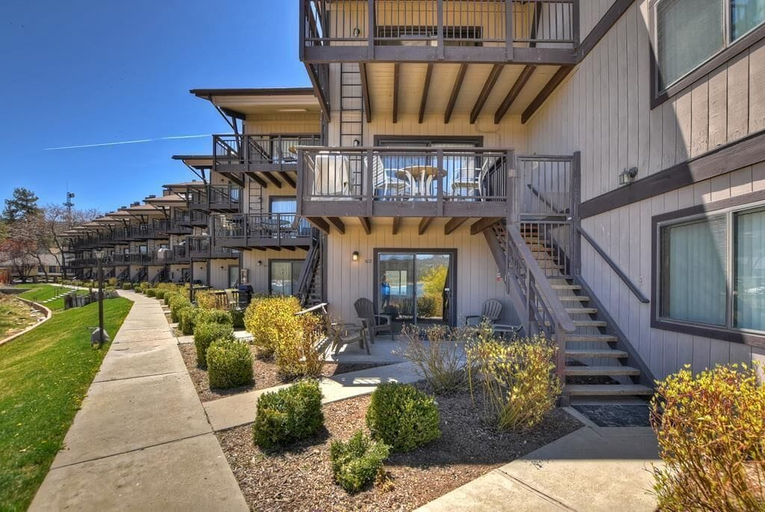 Exterior & Views, 055 - Lakefront Ski Getaway, San Bernardino