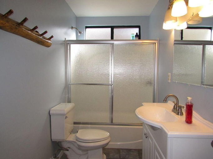 Bathroom 3, 092 - Crestwood Retreat, San Bernardino