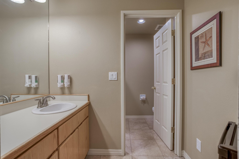 Bathroom 4, River Ridge 513AB, Deschutes