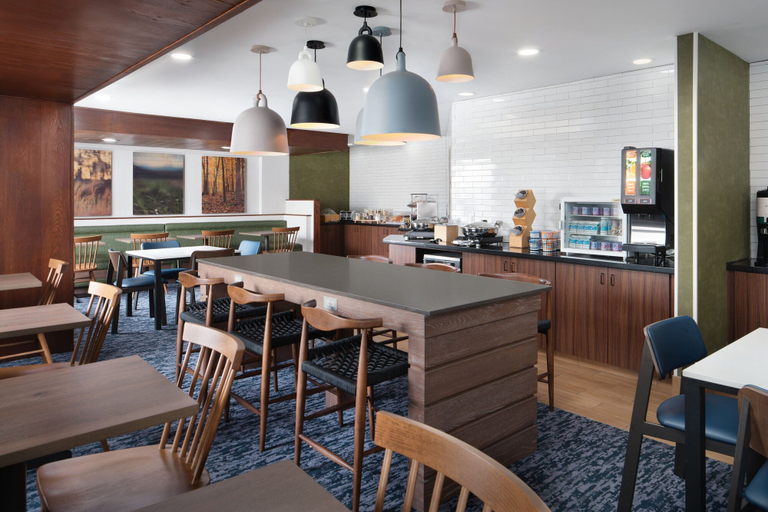Food & Drinks 5, Fairfield by Marriott Inn & Suites Jacksonville, Onslow