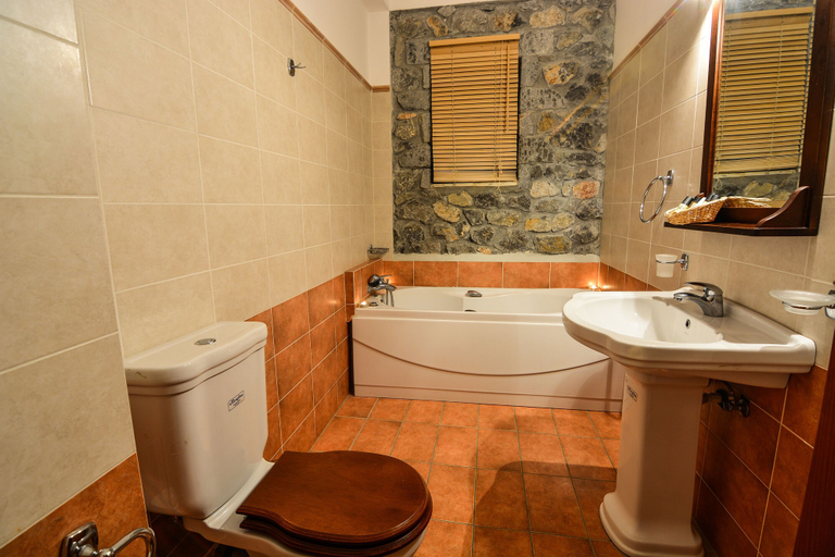 Bathroom 3, Karyatis Resort, Peloponnese