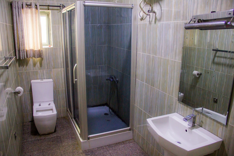 Bathroom 4, Paris Suites, Amuwo Odofin